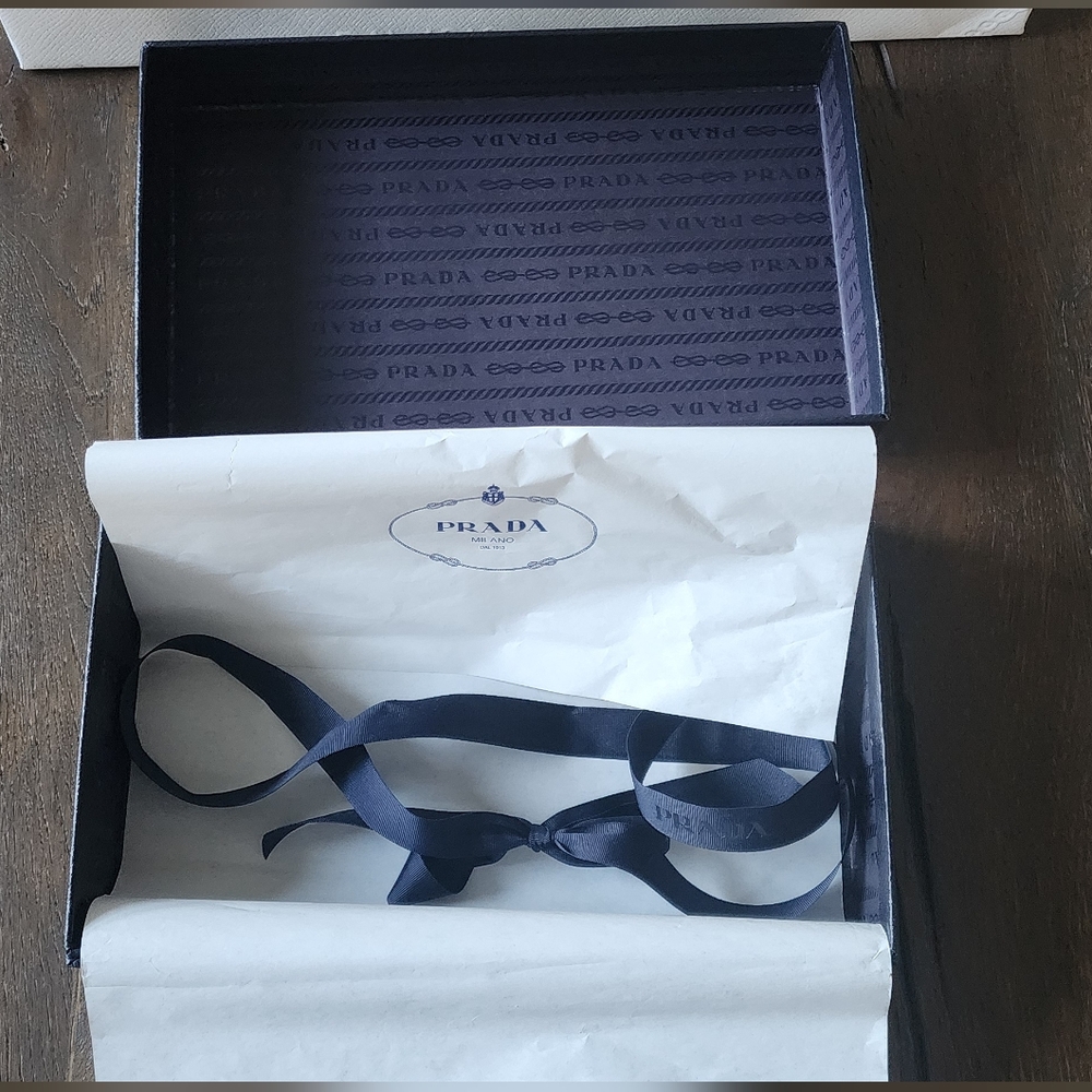 Authentic PRADA Gift Box and Bag Set - Picture 2 of 12